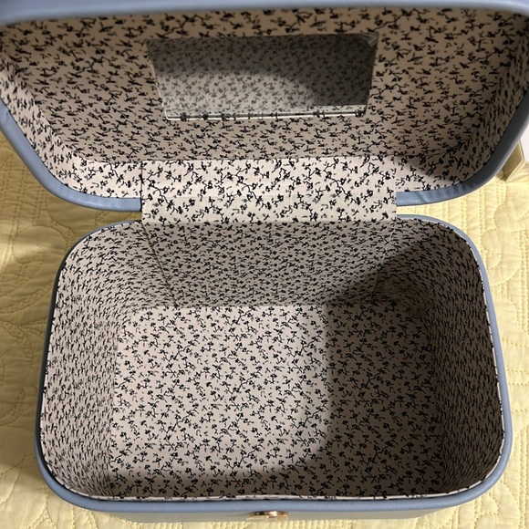 Sisley Paris Makeup Bundle - Picture 7 of 7